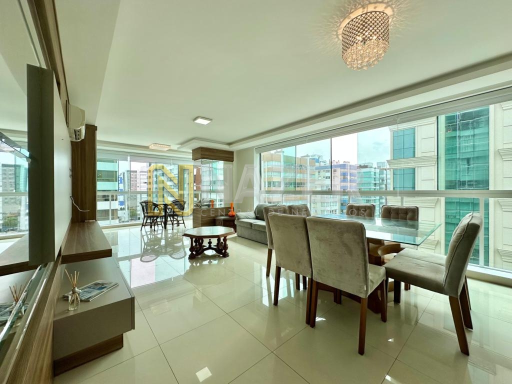 Apartamento 3 Dormitórios