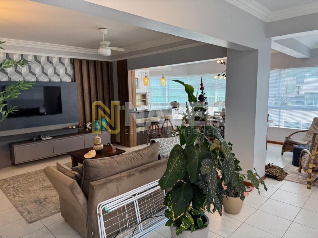 Apartamento 3 Dormitórios