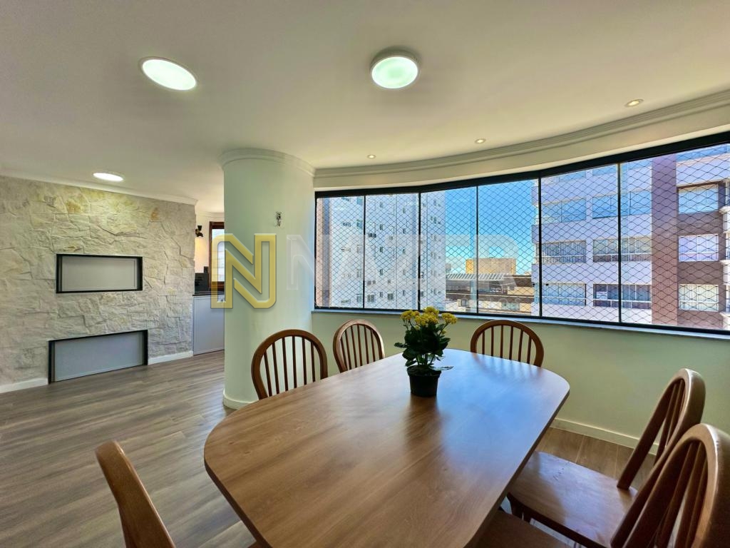 Apartamento 3 Dormitórios