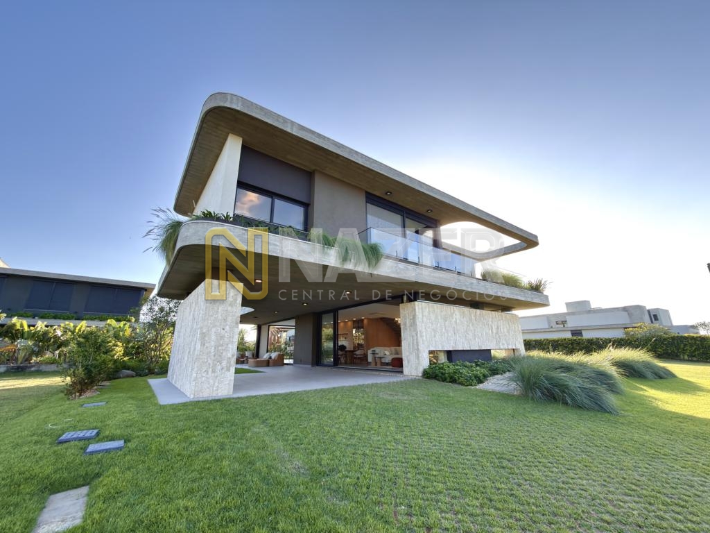 Casa em Condomínio