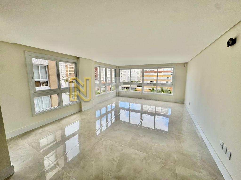 Apartamento 3 Dormitórios