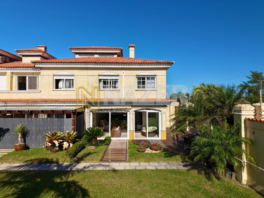 Casa em Condomínio